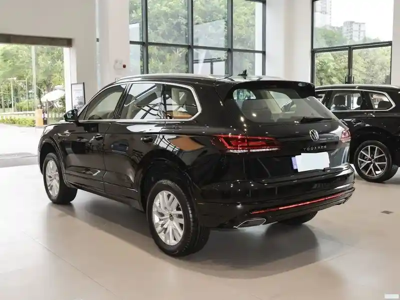 广州鸿粤白云店途锐热售，36.88万起领航豪华SUV新潮流