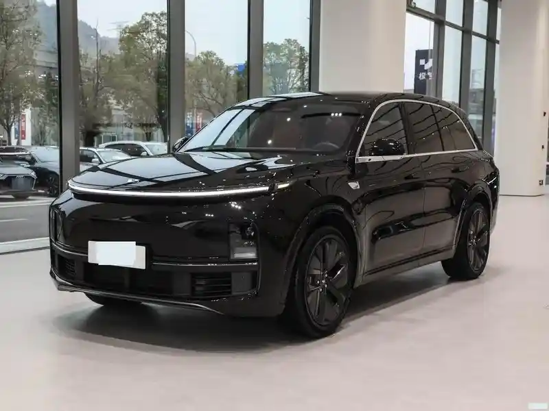 理想L8焕新版登陆天津滨海万达店，购车礼遇高达24047元