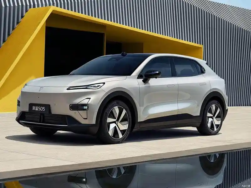 重庆南川深蓝店震撼钜惠！2026款深蓝S05纯电版620Ultra仅11.29万起，抢购倒计时开启