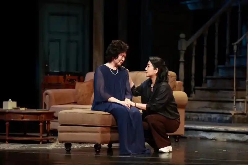 三代同台演绎普利策经典，《小郡之秋》引爆北京人艺舞台