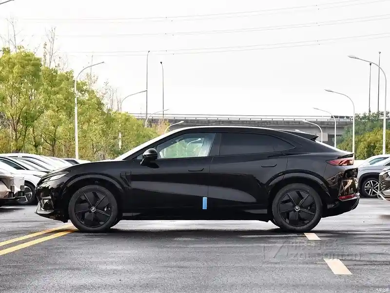 比亚迪宋L EV 2025款震撼降价2万，四驱智驾版领衔登场