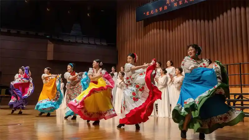 国家大剧院高雅艺术首进广东高校,文化盛宴点燃青春梦想