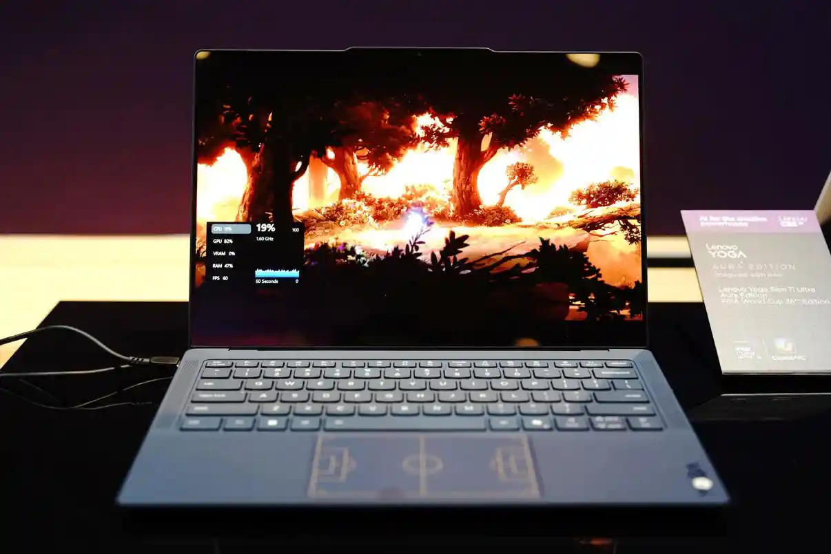 CES2026炸场！联想YOGA Air 14 Aura AI元启版首发：Ultra7 258V+32GB狂暴AI算力，重新定义轻薄本智能新纪元
