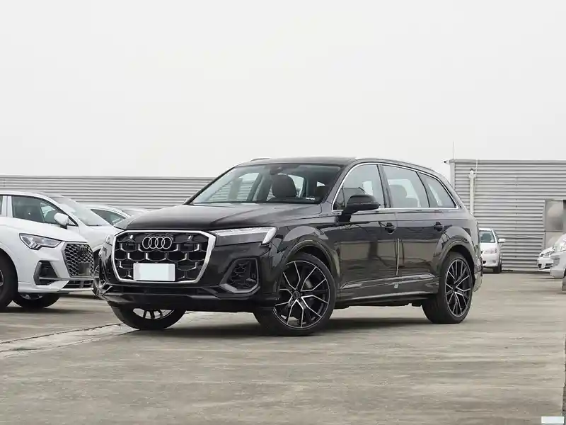 奥迪Q7 2025款震撼降价14.5万，黑武士版现车限量抢购