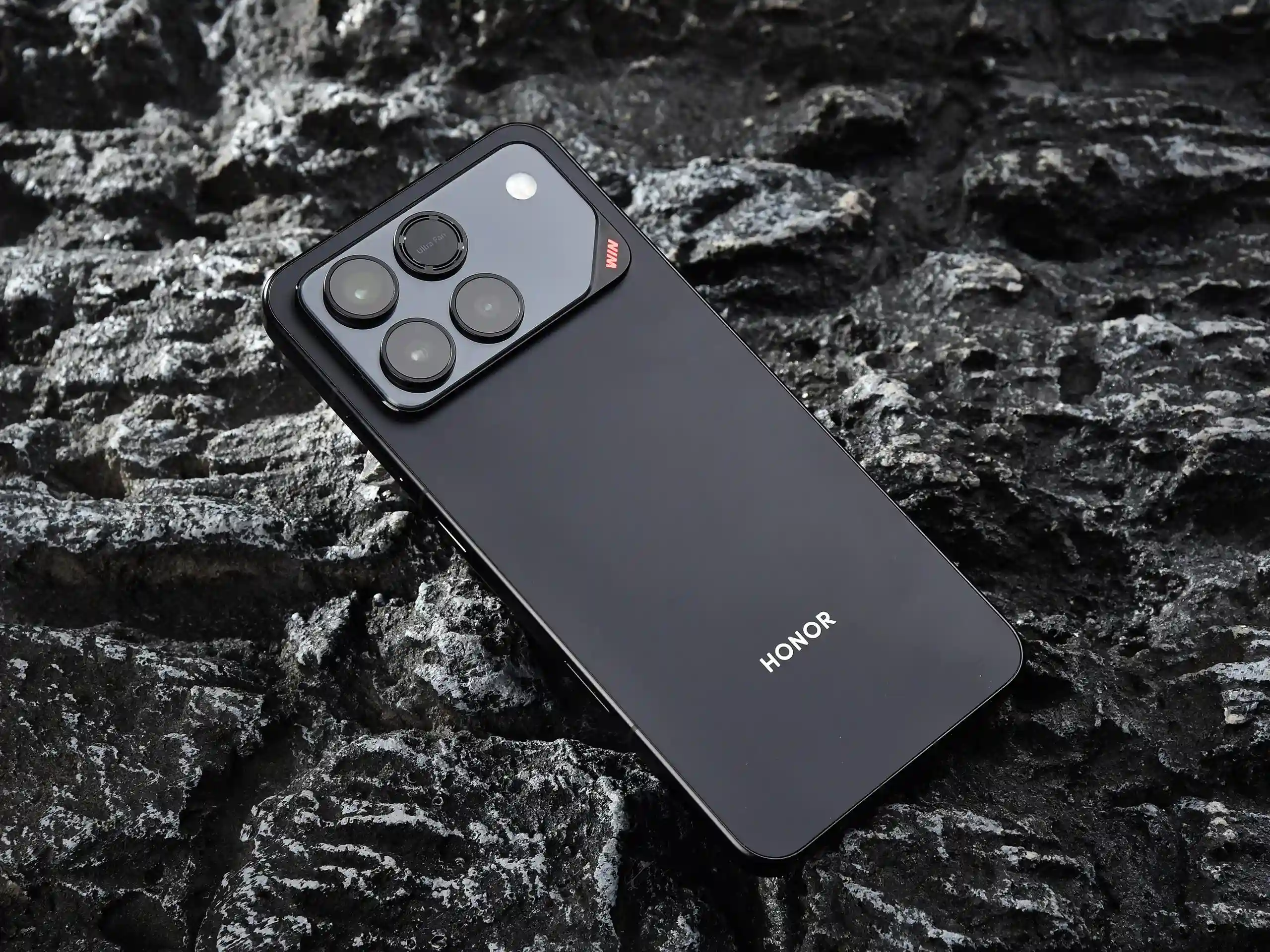 手机电池翻倍，笔记本为何还在续航焦虑？——联想拯救者Y9000P 2025至尊版深度解析