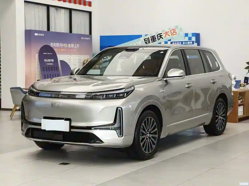 吉利银河M9 210km四驱版限时直降1万,深圳国畅光明店抢购热潮开启