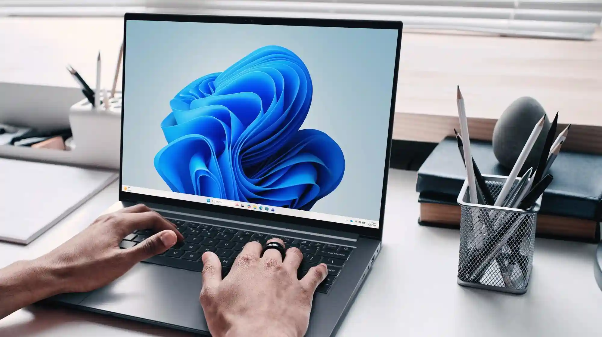 三分钟打造纯净Windows 11系统!Surface Pro 11深度评测揭秘