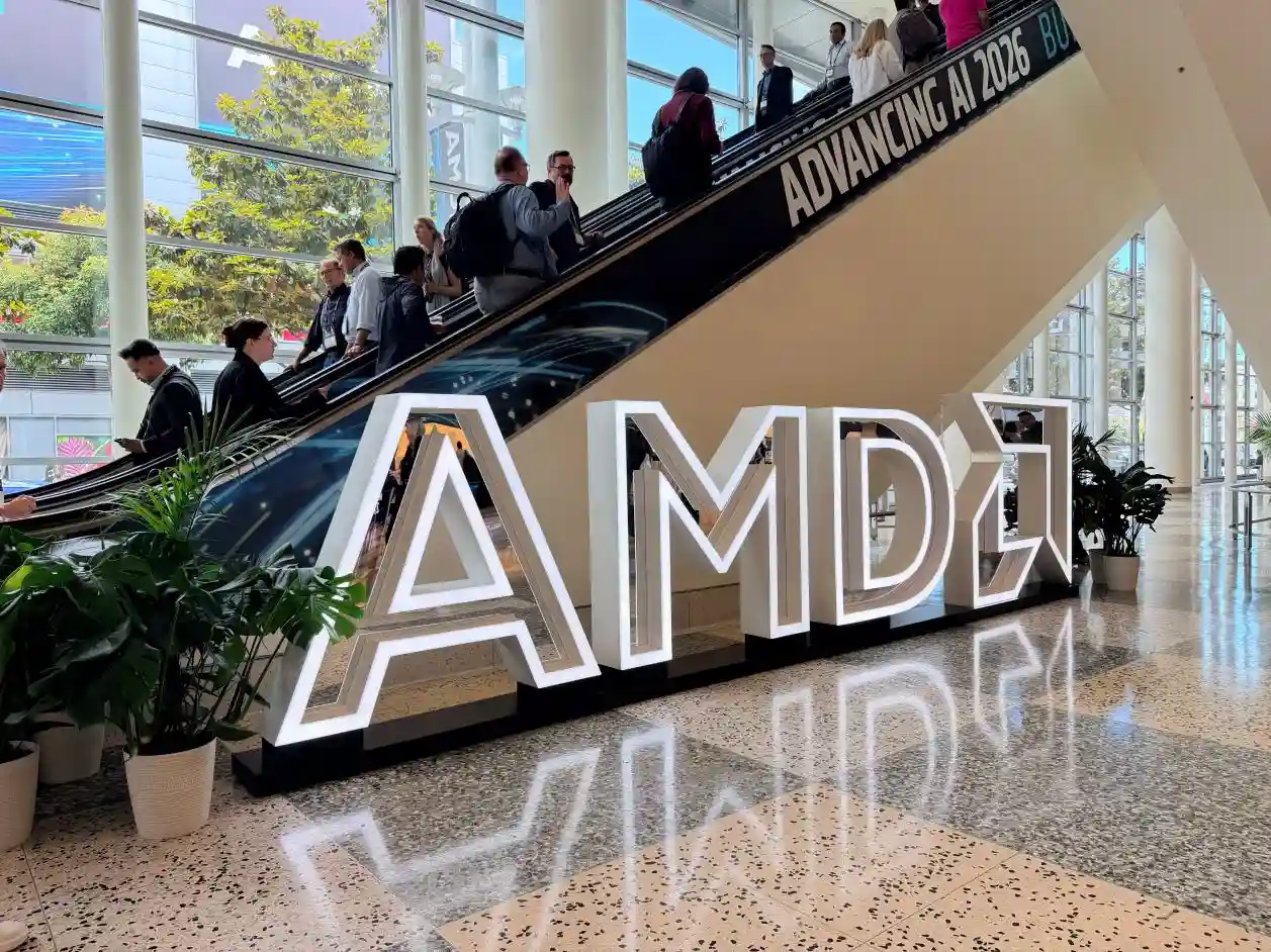 AMD全栈狂飙:算力智能节拍器如何为AI工作负载实时调频?
