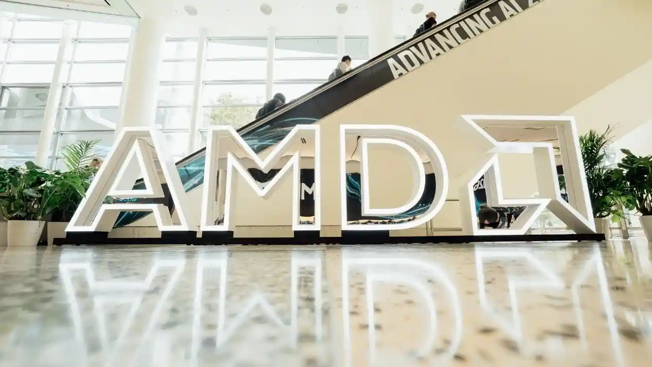 AMD全栈狂飙:算力智能节拍器如何为AI工作负载实时调频?